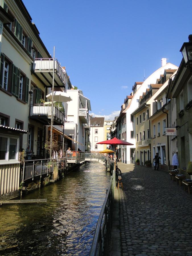 Altstadtloft Am Martinstor Freiburg im Breisgau Buitenkant foto